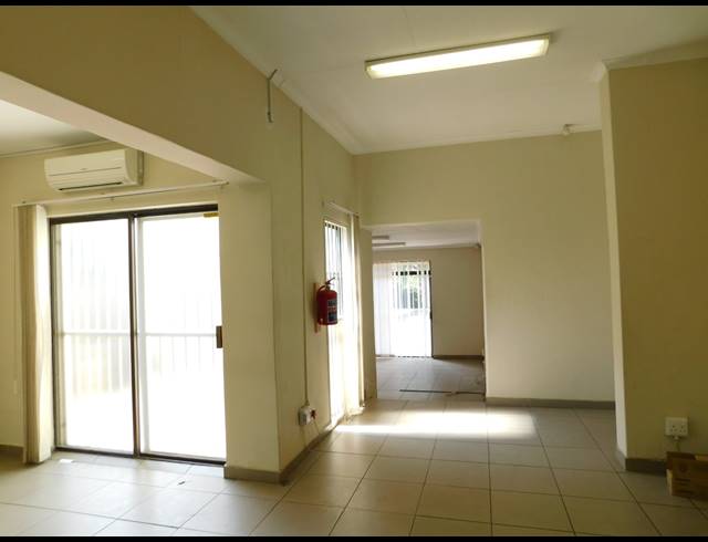 450M² OFFICE TO LET IN FERNDALE